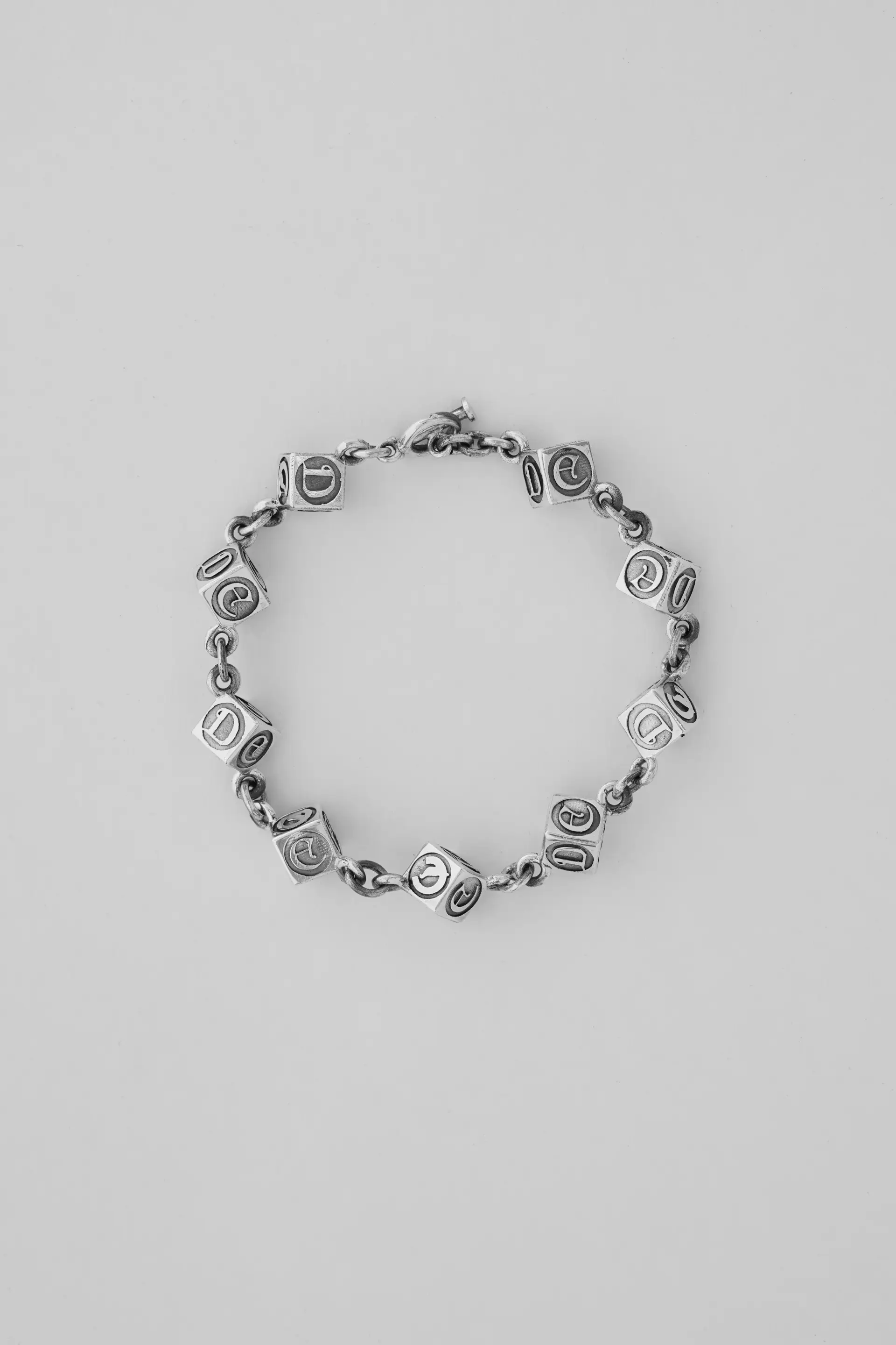 BOUNDLESS CHAIN BRACELET